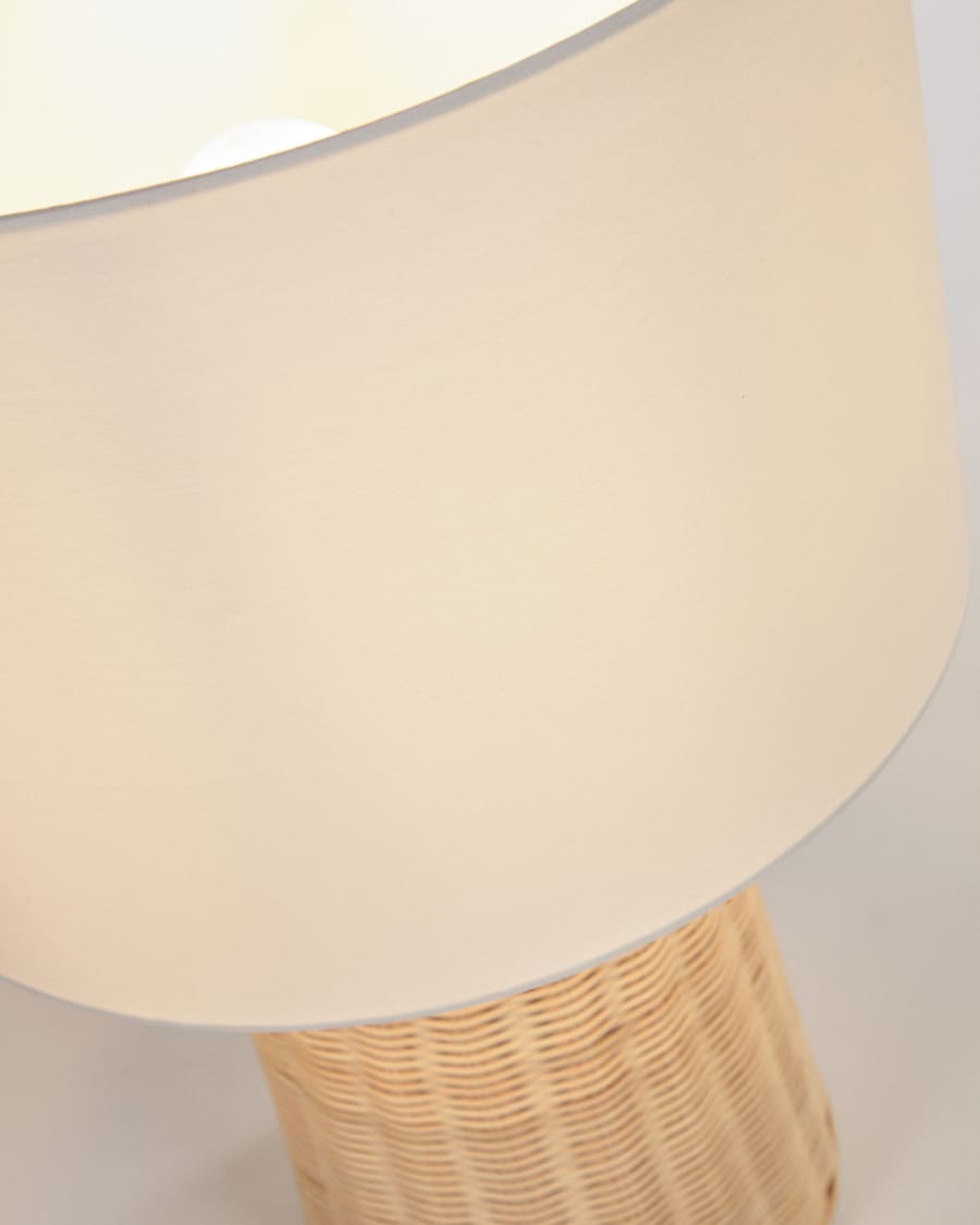 Kimjit table lamp in rattan with natural finish