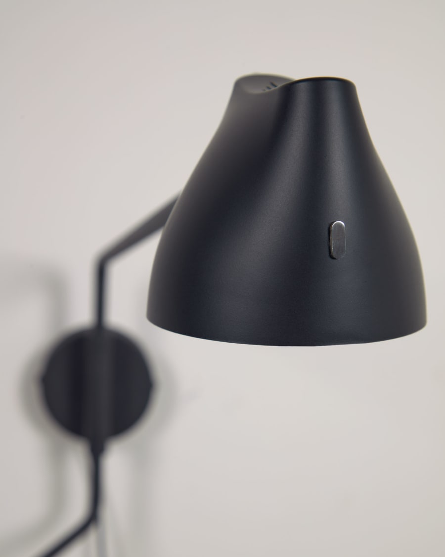 Eldina wall light in metal with black finish