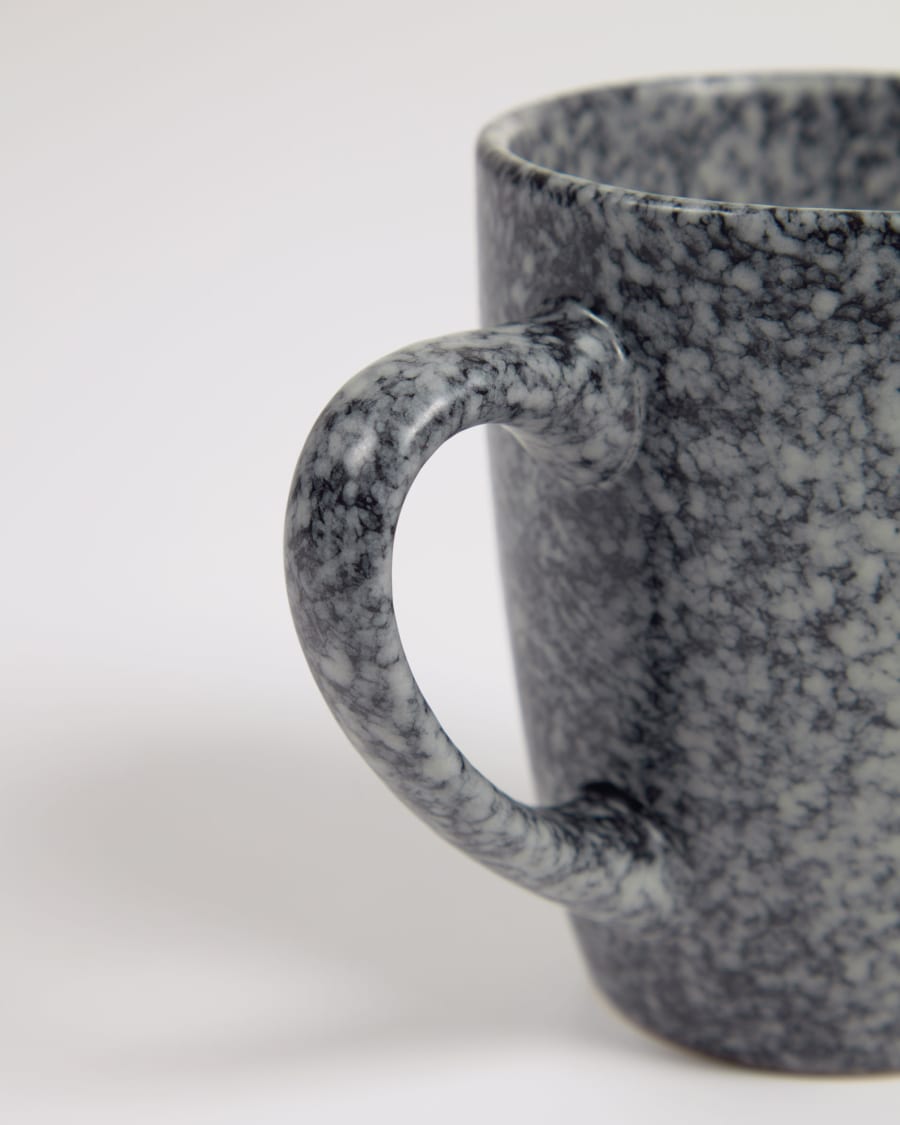 Airena ceramic cup in black