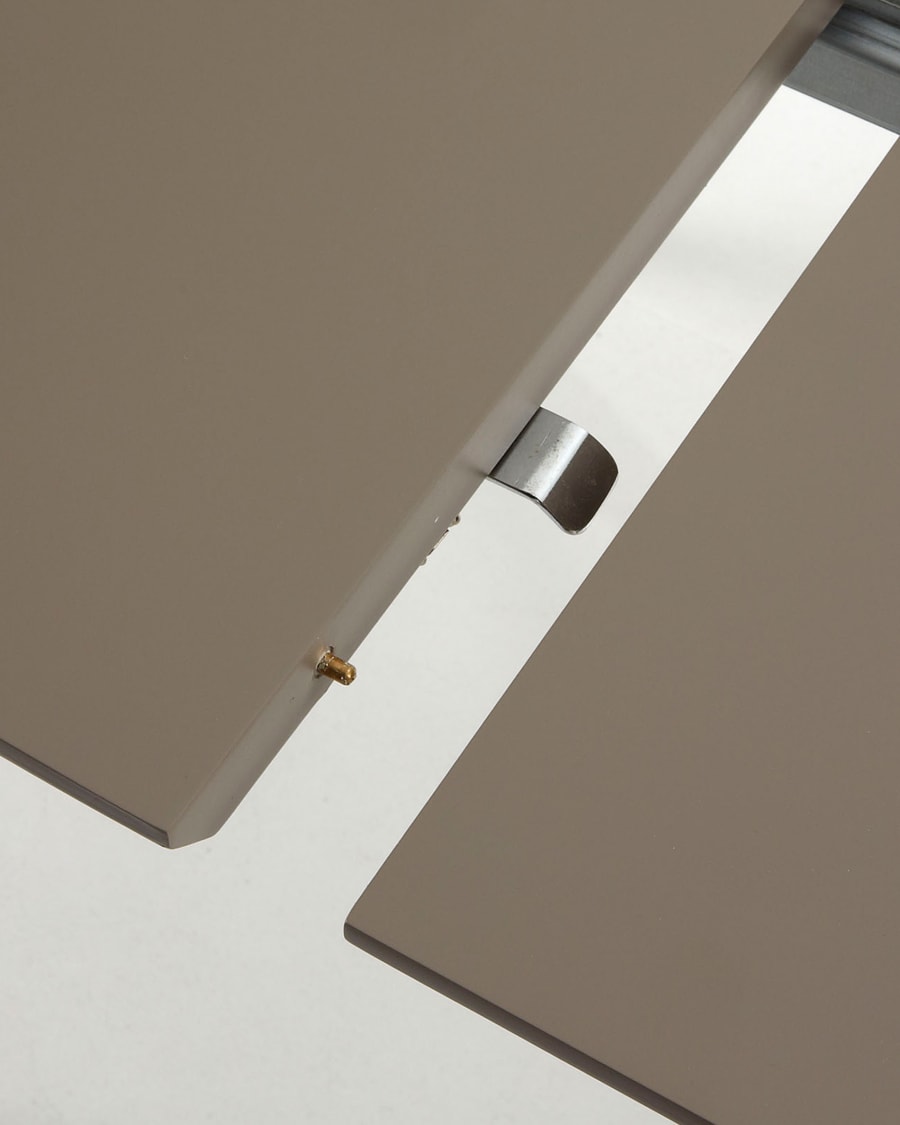 Oqui oval extendable MDF table with brown lacquer and solid beech legs 140 (220) x 90 cm