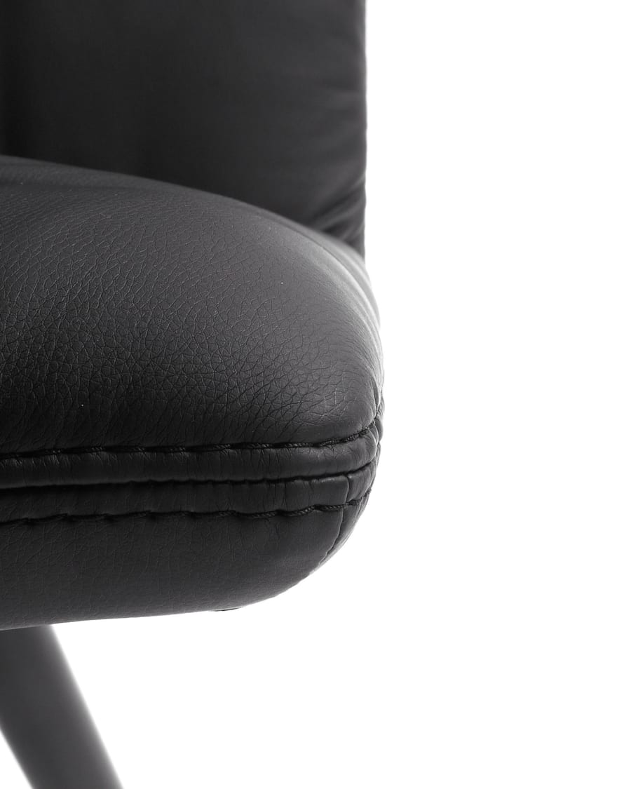 Larina chair Seat Pu black Legs epoxy black