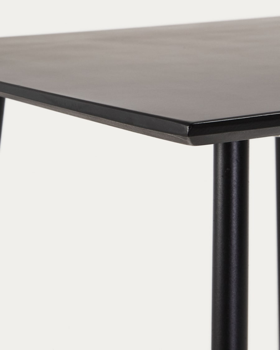 Mathis Tisch Zementfaser und Stahlbeine mit schwarzem Finish 75 x 75 cm