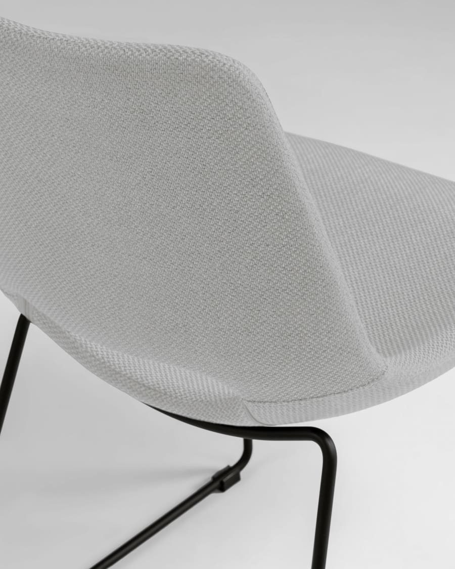 Zahara light grey chair with steel legs with black finish