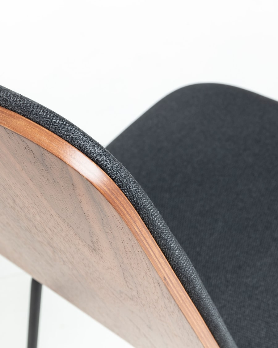 Canele dark grey chair with oak veneer and steel with black finish