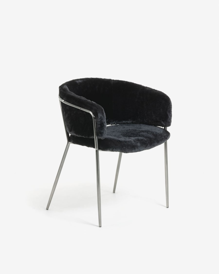 Armchair Runnie black hair