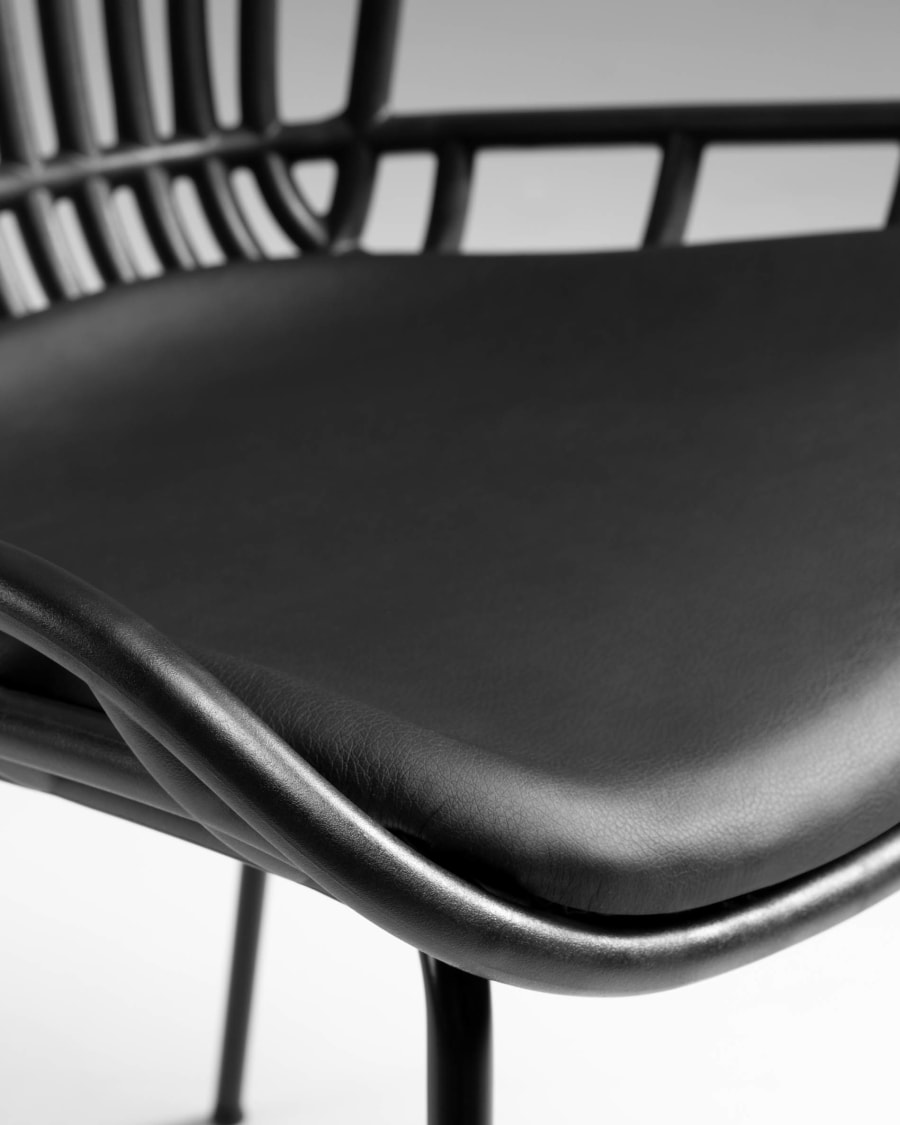 Surpik outdoor chair in black