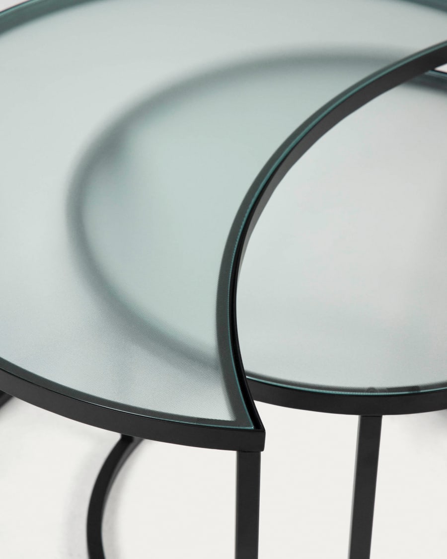 Bast set of 2 side tables