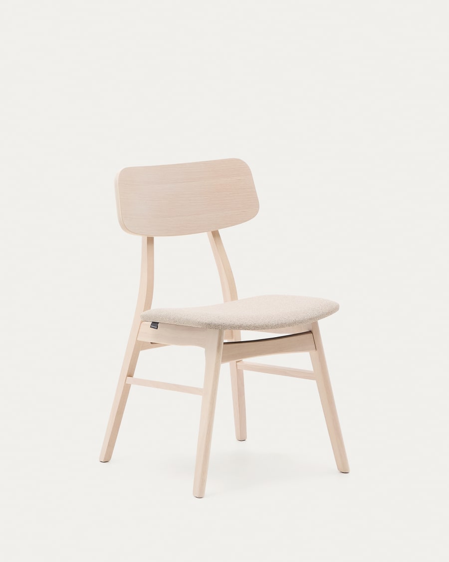 Selia chair in oak veneer, solid rubber wood, and light grey upholstery