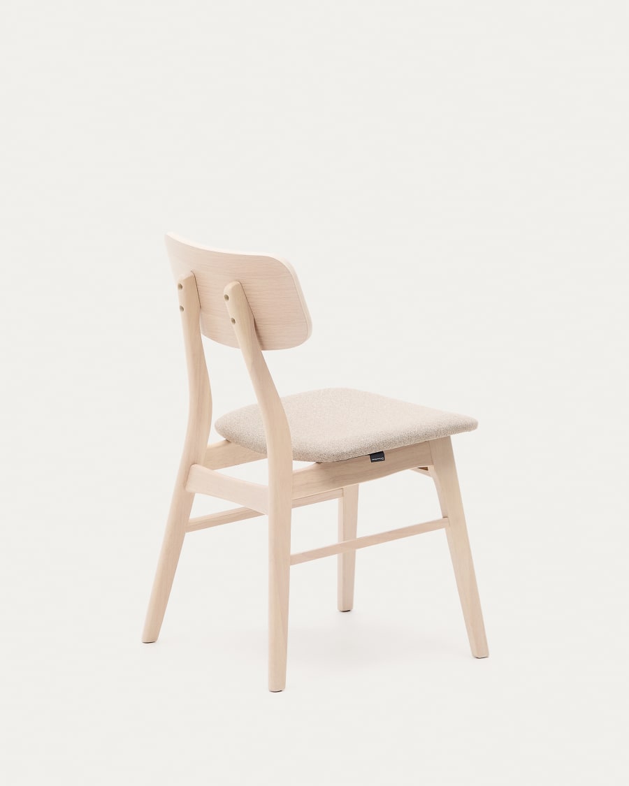 Selia chair in oak veneer, solid rubber wood, and light grey upholstery