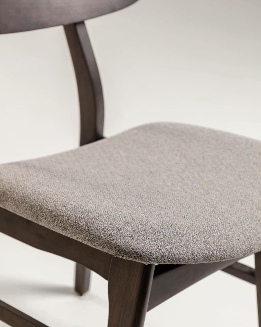 Selia chair in solid rubber wood, ash veneer and light grey upholstery