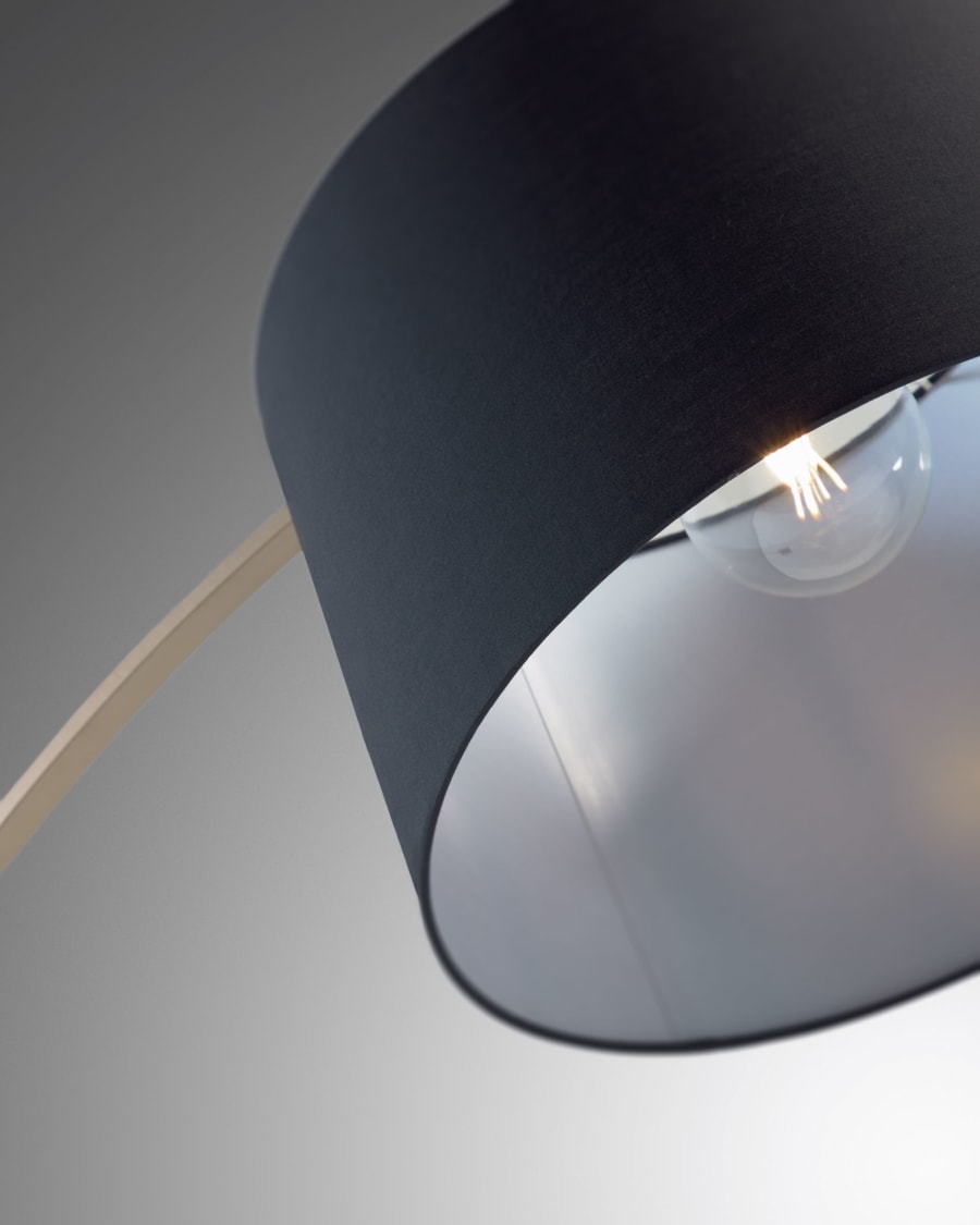 Stehlampe Juhe aus goldenem Metall und schwarzem Marmor
