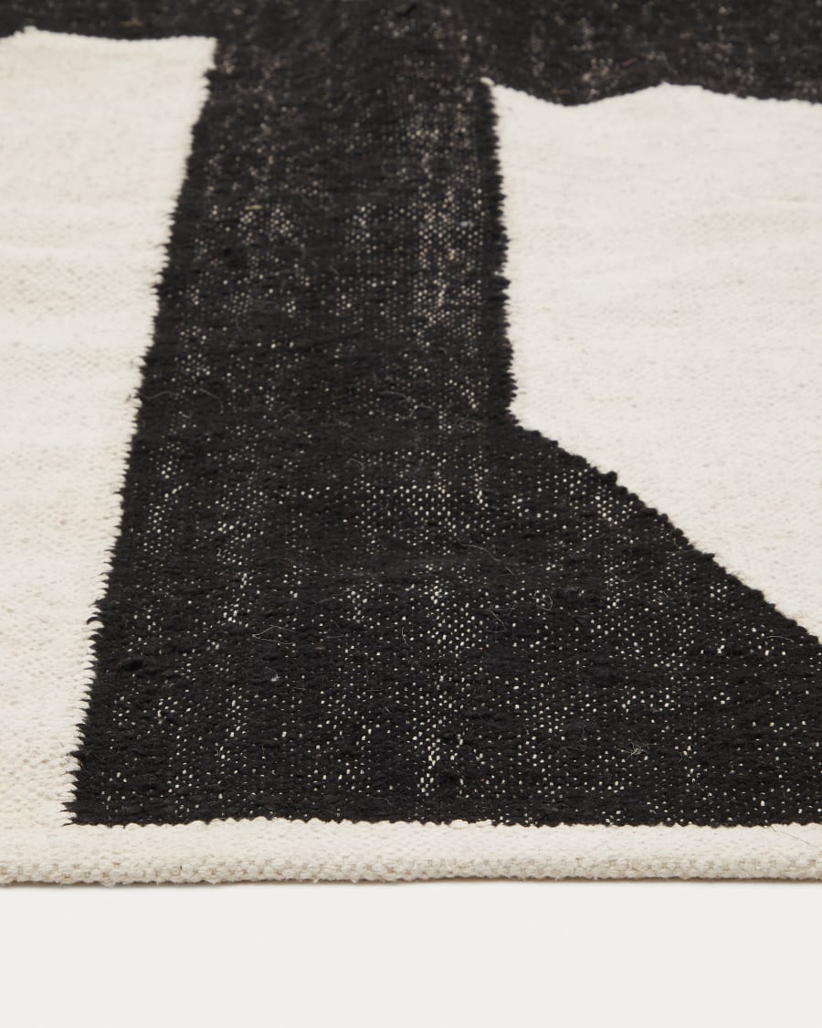 Sotty cotton rug in black and white 160 x 230 cm