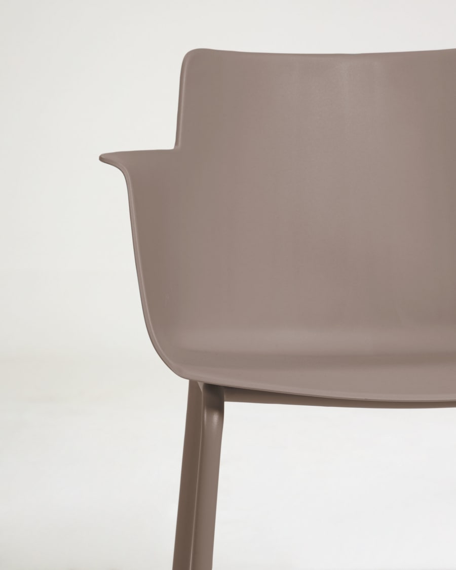Outdoor Hannia brown chair with armrests
