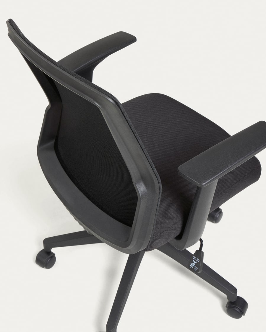 Nasia office chair in black and legs made of steel in black