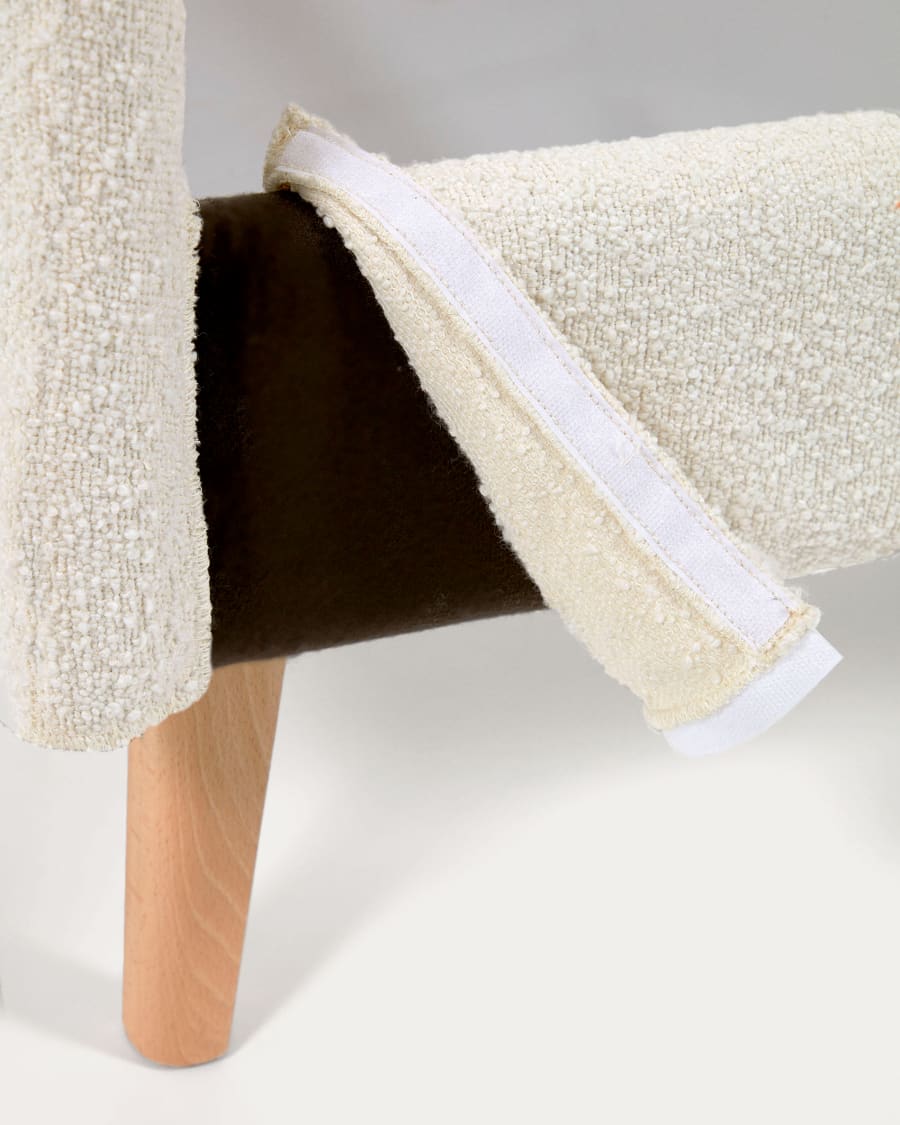 Dyla bed in white bouclé, with solid beech wood legs for a 160 x 200 cm mattress
