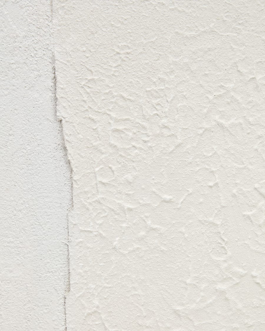 Rodes abstract textured canvas in white, 80 x 100 cm