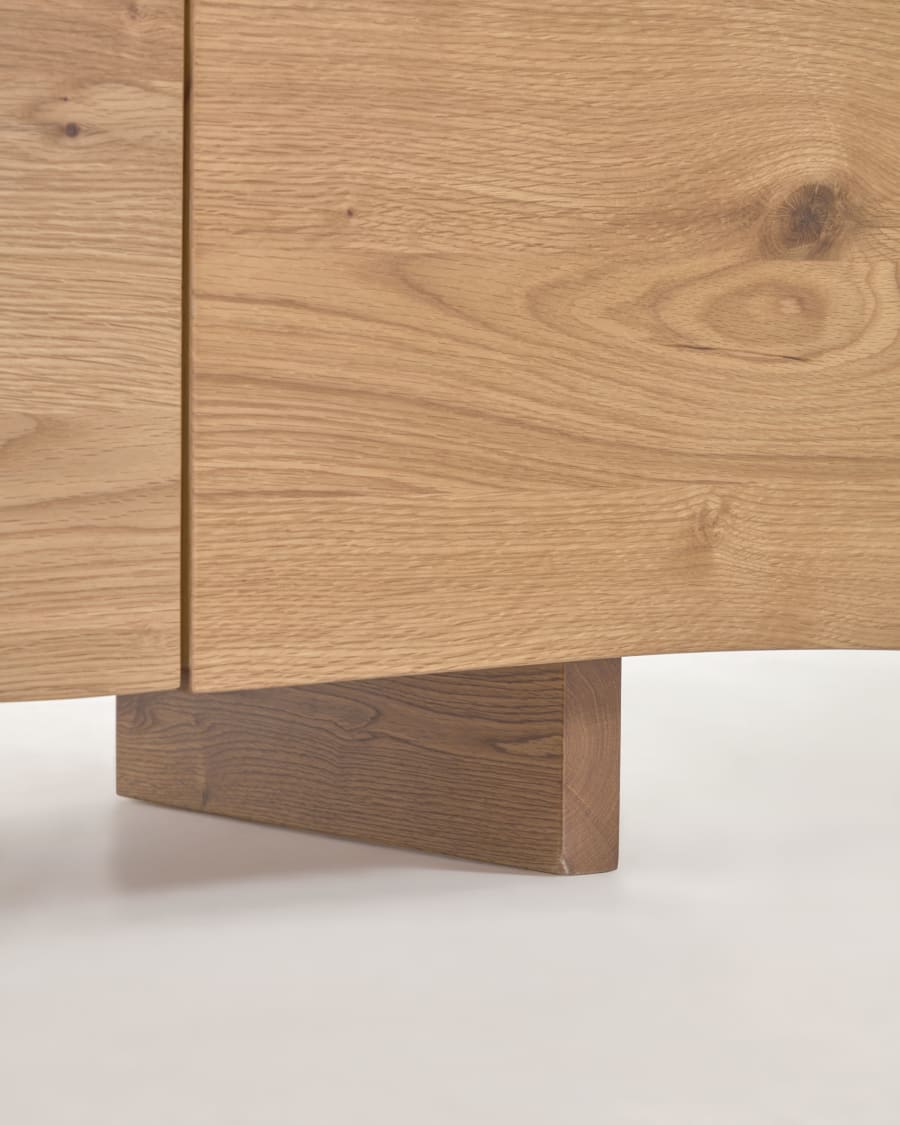 Rasha sideboard with oak veneer with natural finish 180 x 71 cm.