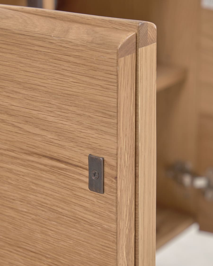 Rasha sideboard with oak veneer with natural finish 180 x 71 cm.