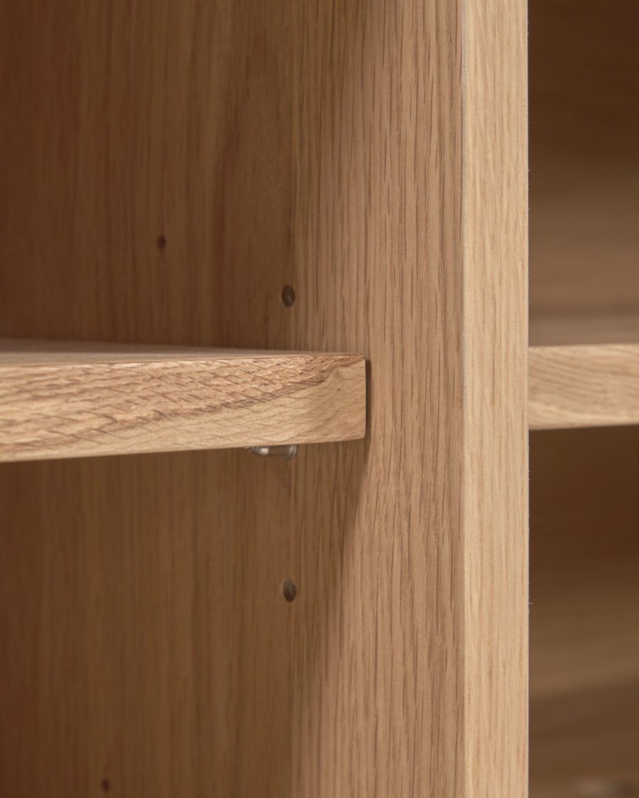 Rasha sideboard with oak veneer with natural finish 150 x 71 cm.