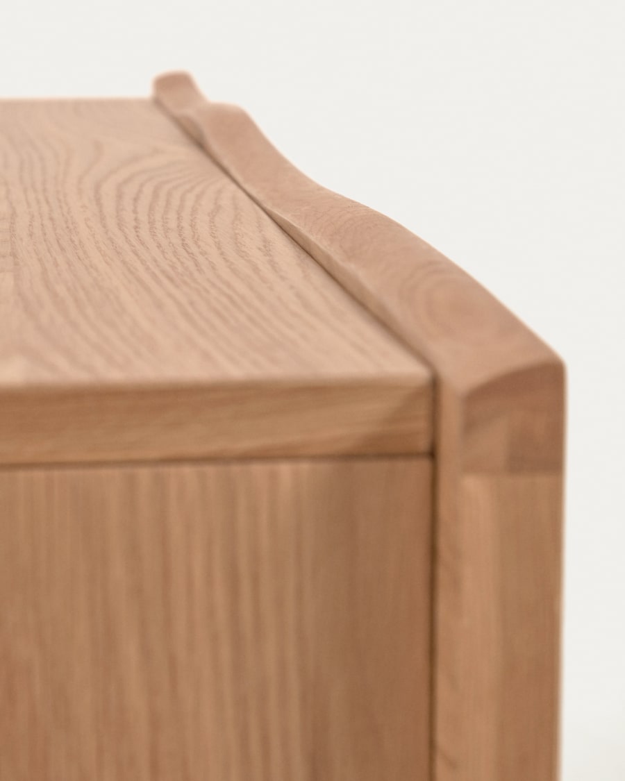 Rasha chest of drawers with oak veneer with natural finish 104 x 73 cm