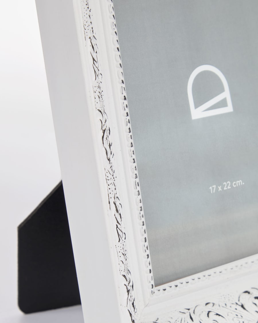 Large Zuley photo frame in white 17 x 22 cm
