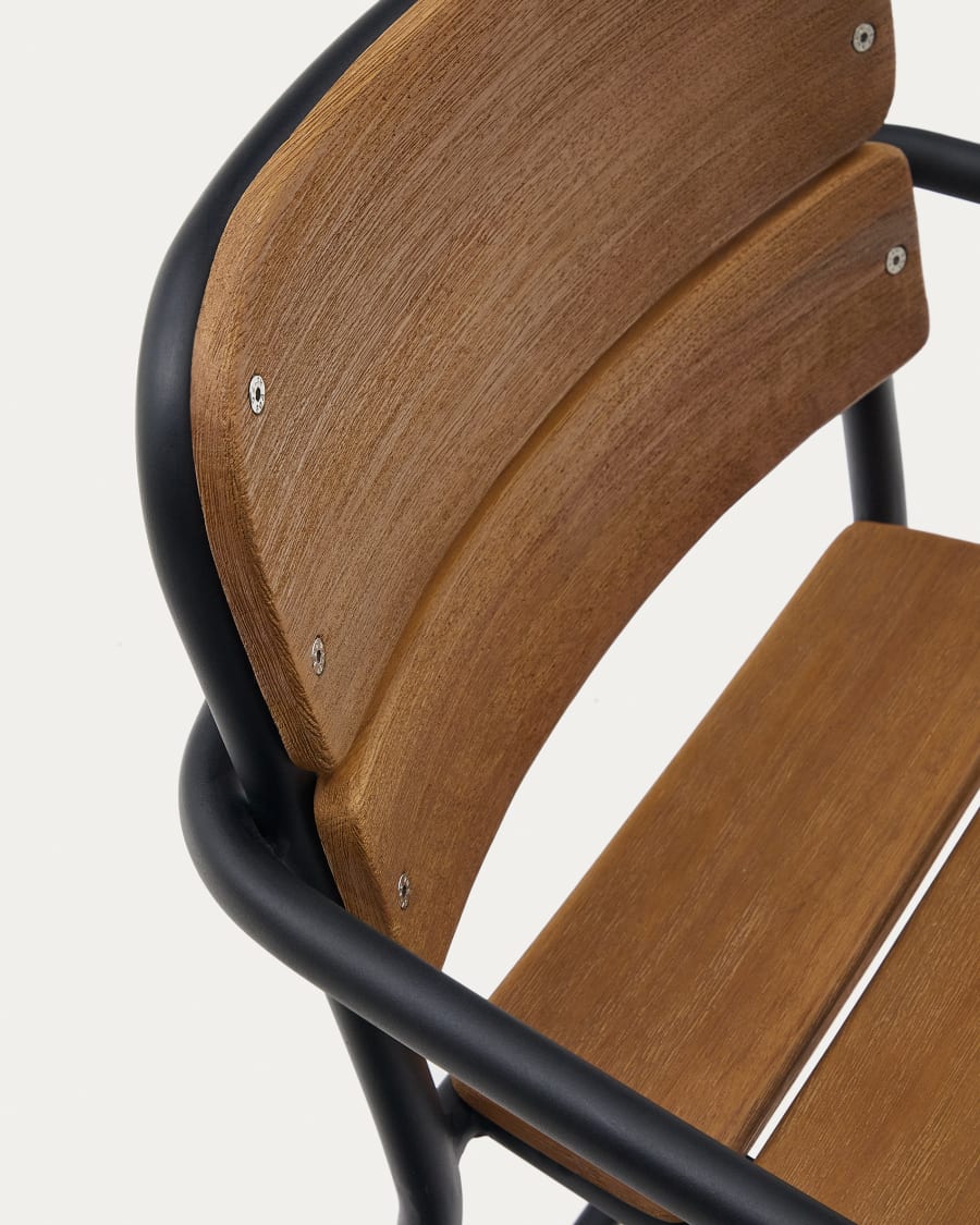 Algueret Hocker aus massivem Eukalyptusholz, Naturfinish, schwarzes Aluminium, 65 cm, FSC 100%