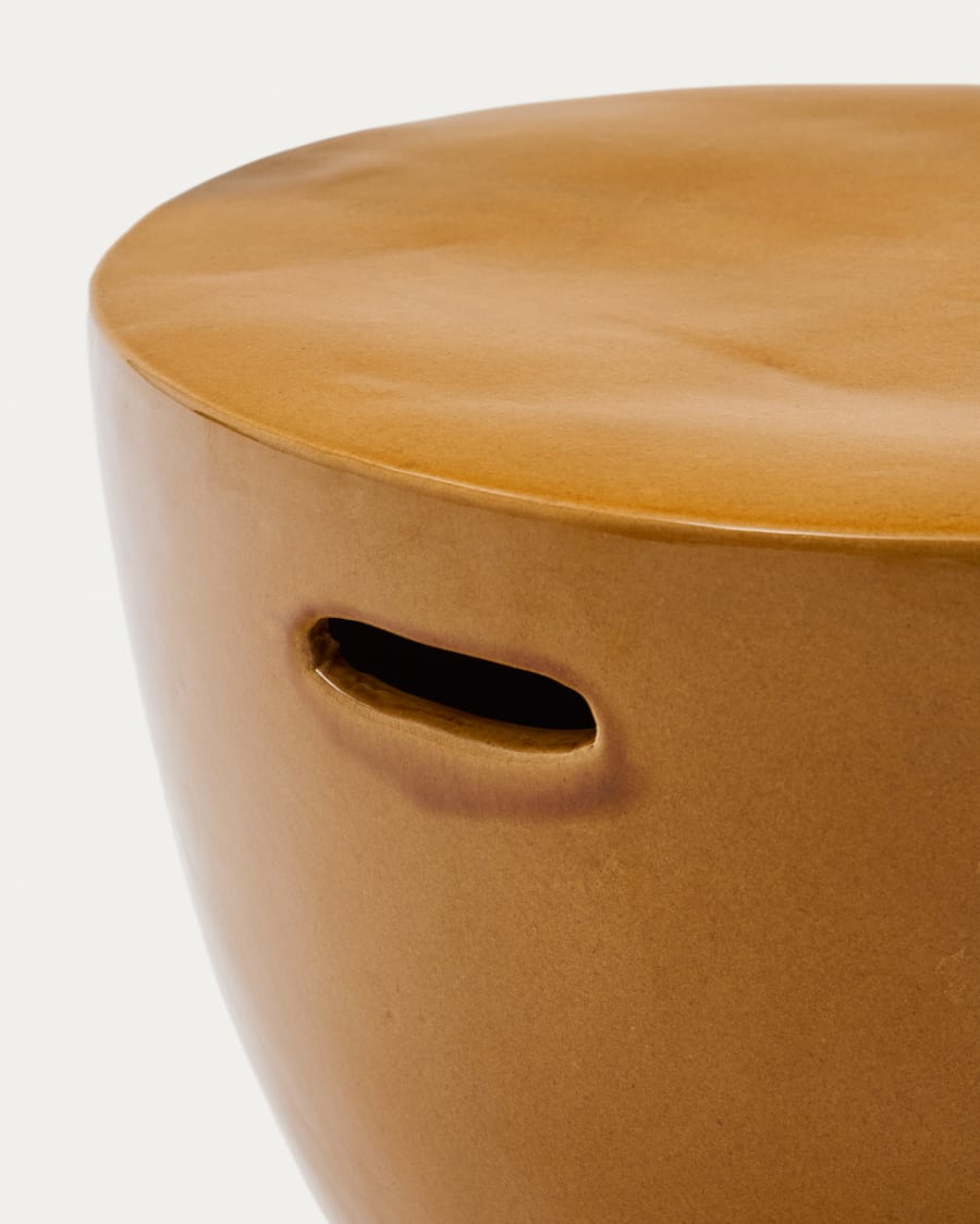Mesquida outdoor side table made of ceramic with glazed mustard finish Ø 45 cm
