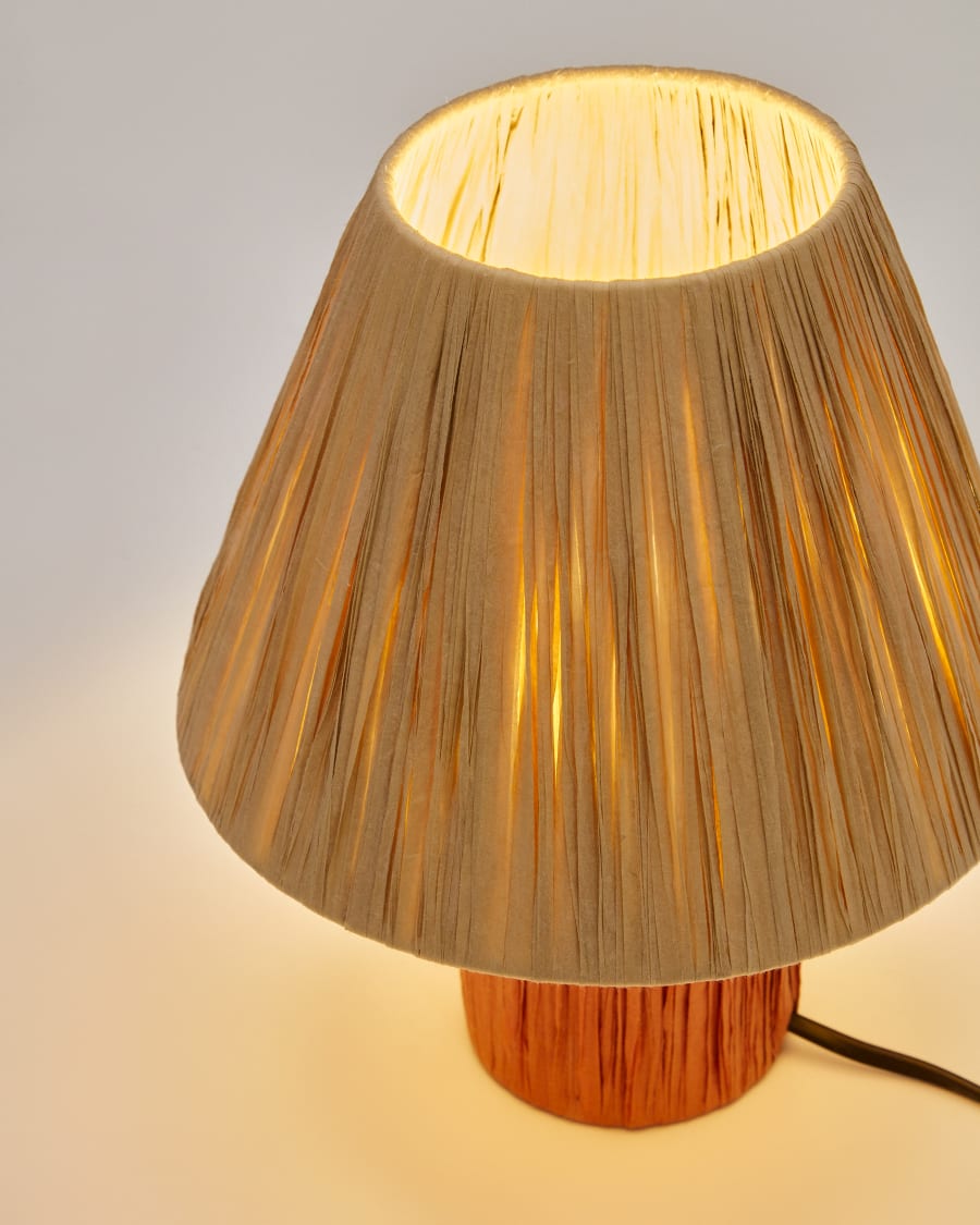 Pulmi table lamp in natural and terracotta raffia
