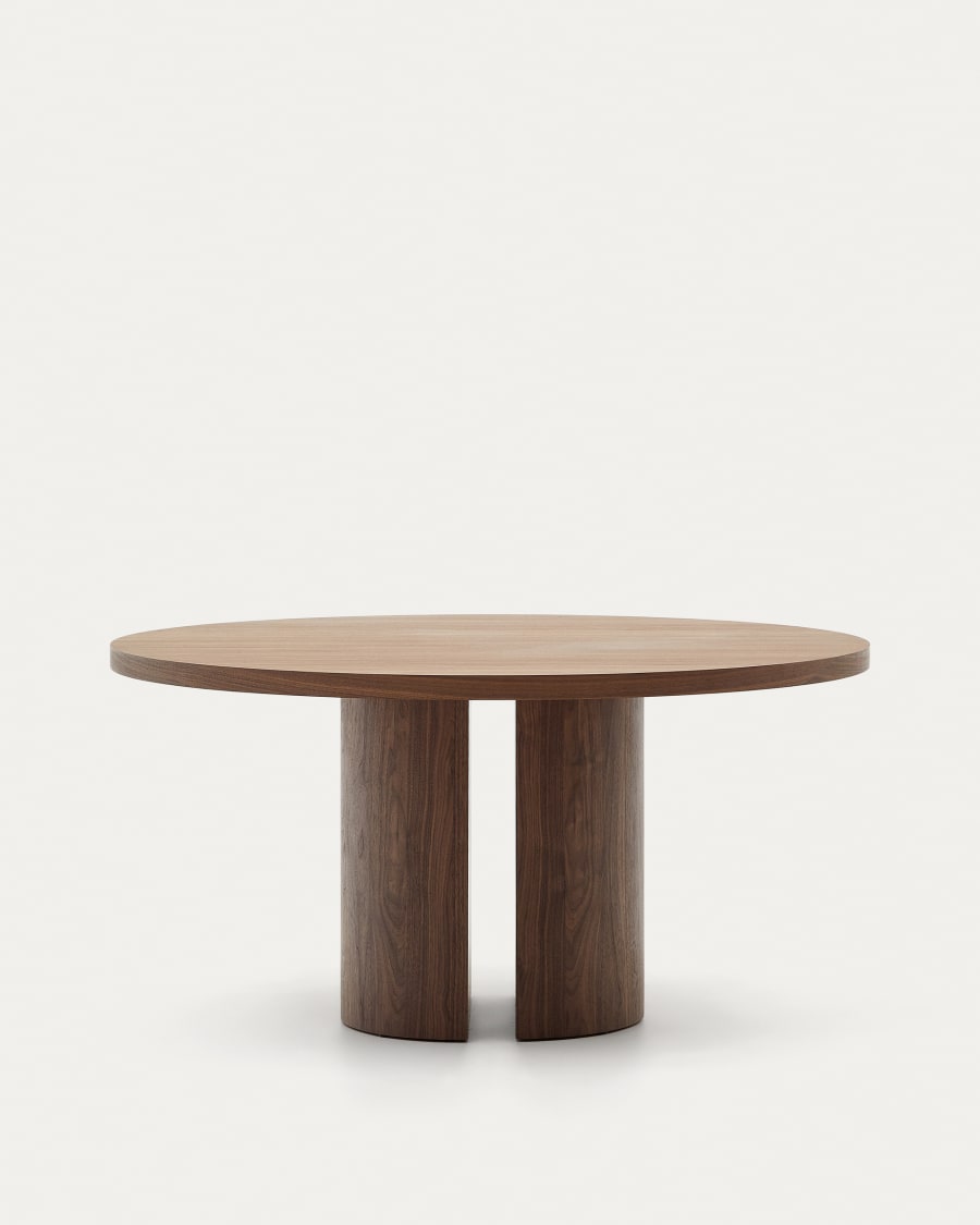 Nealy round table with a walnut veneer in a natural finish, Ø 150 cm