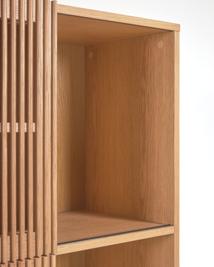 Beyla solid oak shelf unit with oak veneer 84.3 x 170 cm FSC 100%.