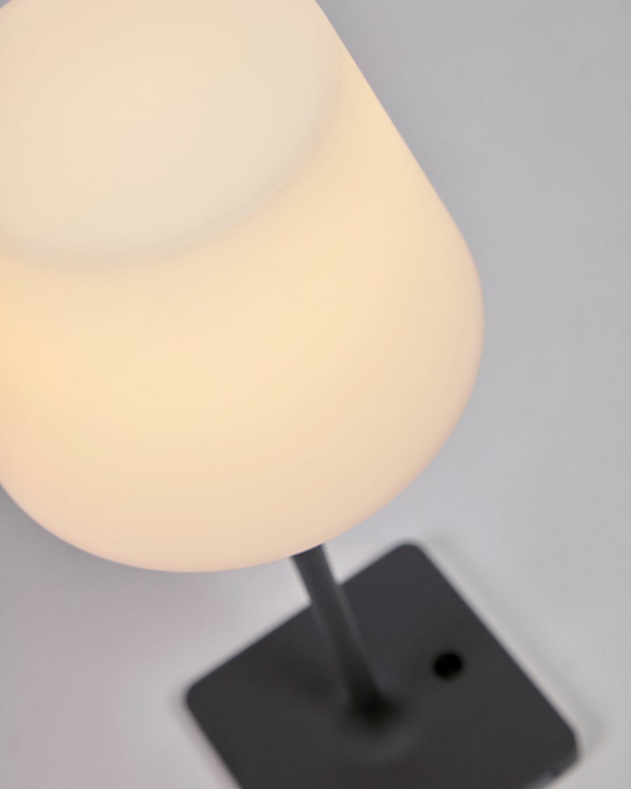Outdoor Aluney table lamp in black finish