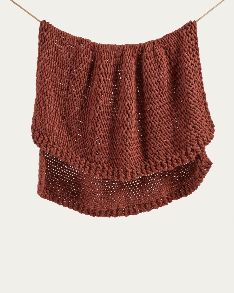Adonia blanket in maroon, 125 x 150 cm