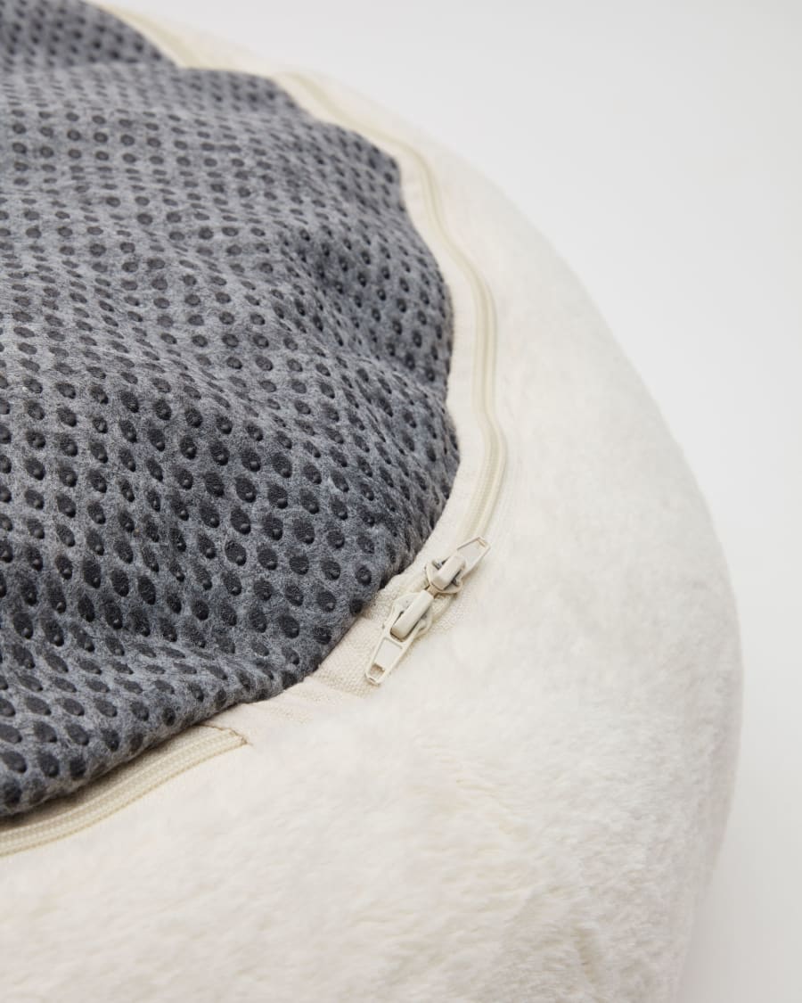 Woopy large round bed for pets with with white fur Ø 90 cm