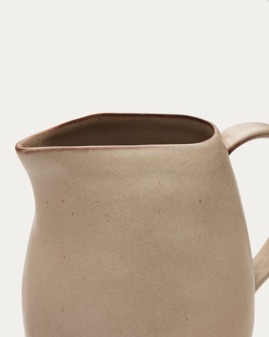 Banyoles ceramic jug in brown