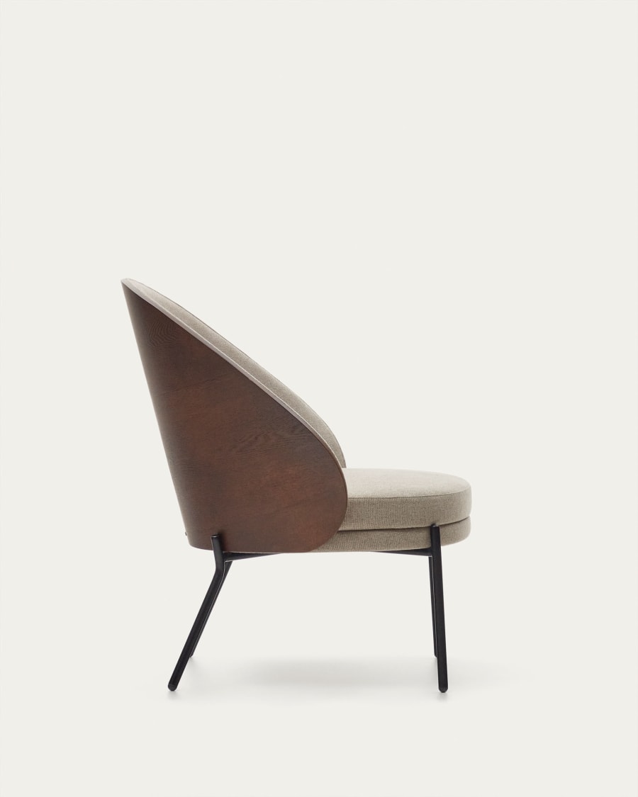 Eamy light brown armchair in an ash wood veneer with a walnut finish and black metal