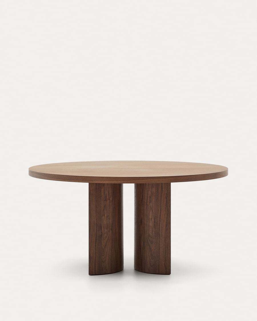 Nealy round table with a walnut veneer in a natural finish, Ø 150 cm