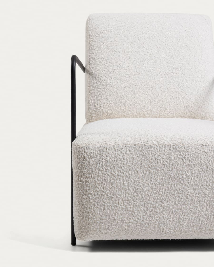 Gamer armchair in white bouclé with metal legs with black finish