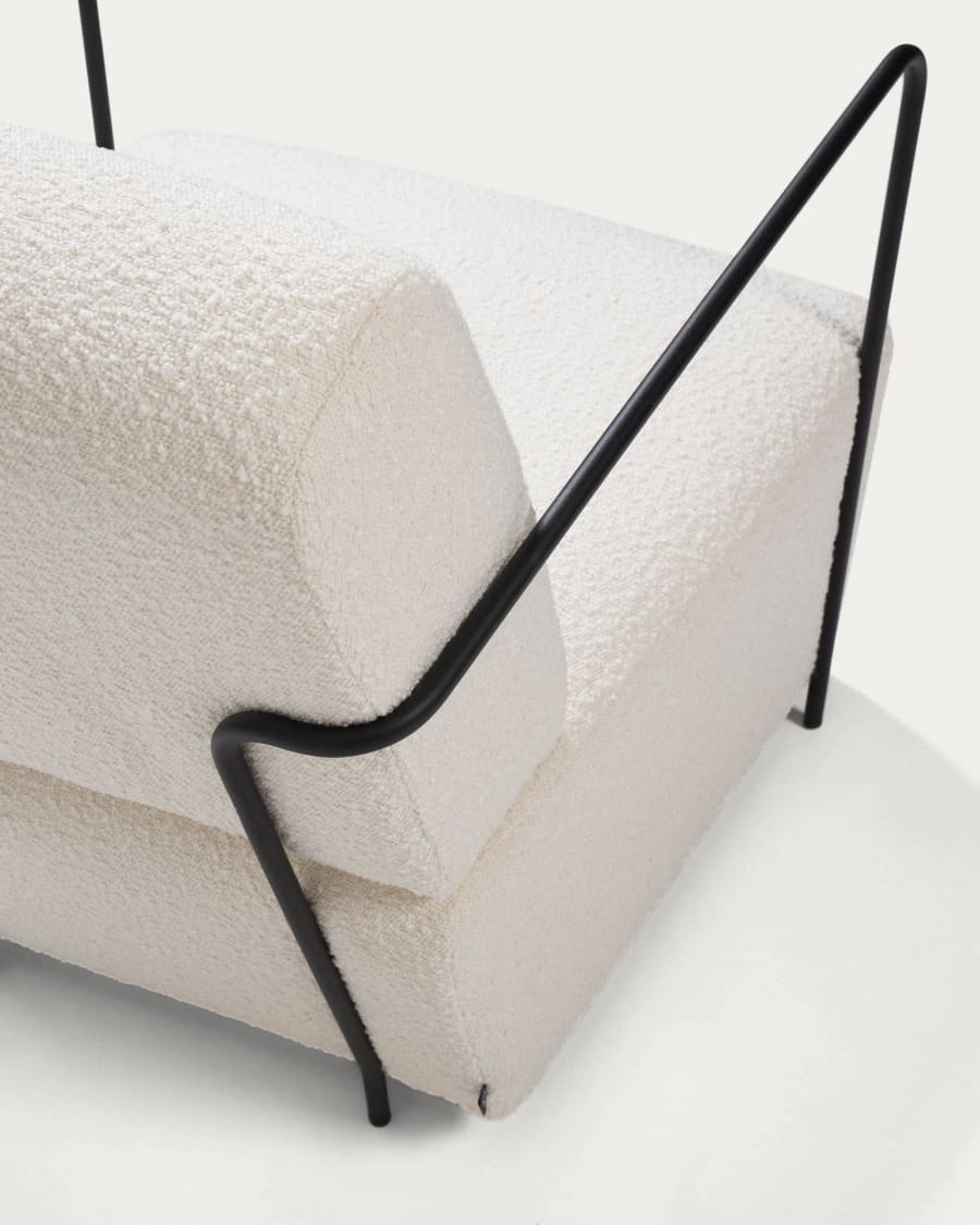 Gamer armchair in white bouclé with metal legs with black finish