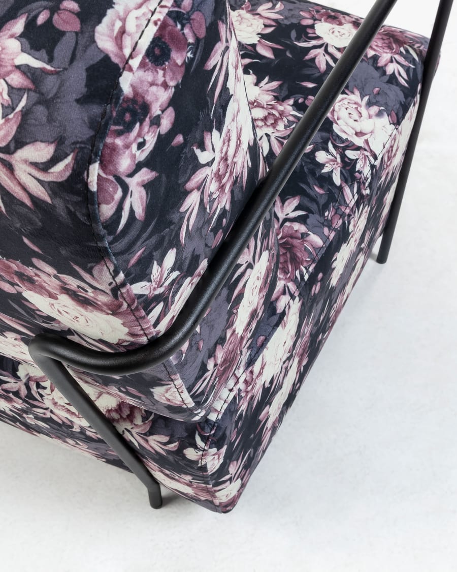 Gamer armchair with floral print and metal with black finish
