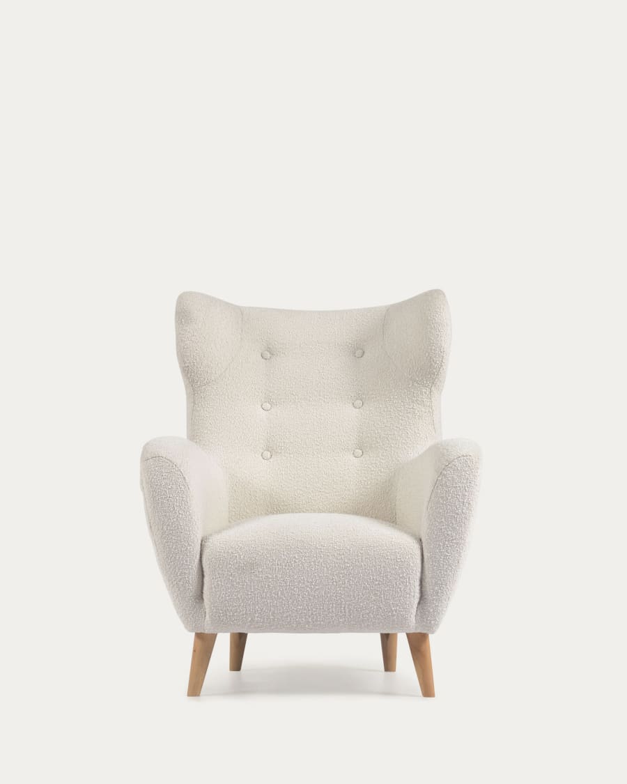 Patio armchair in white bouclé with solid, beech wood legs FSC Mix Credit