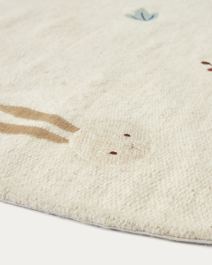 Yanil white wool and cotton round rug with multicoloured leaf embroidery, Ø 120 cm