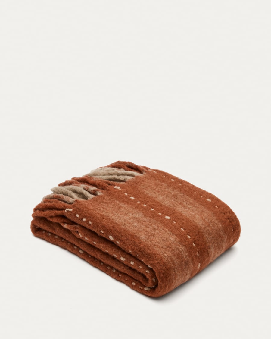 Couverture Maiela à rayures avec franges rouge et blanc et détail de surpiqûre blanche 130 x 170 cm