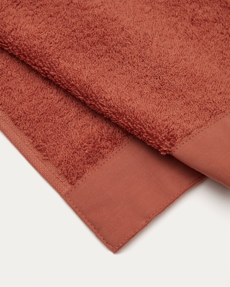 Takeshi face towel in 100% pink cotton 30 x 50 cm