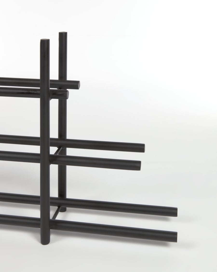 Shizu black metal bottle rack