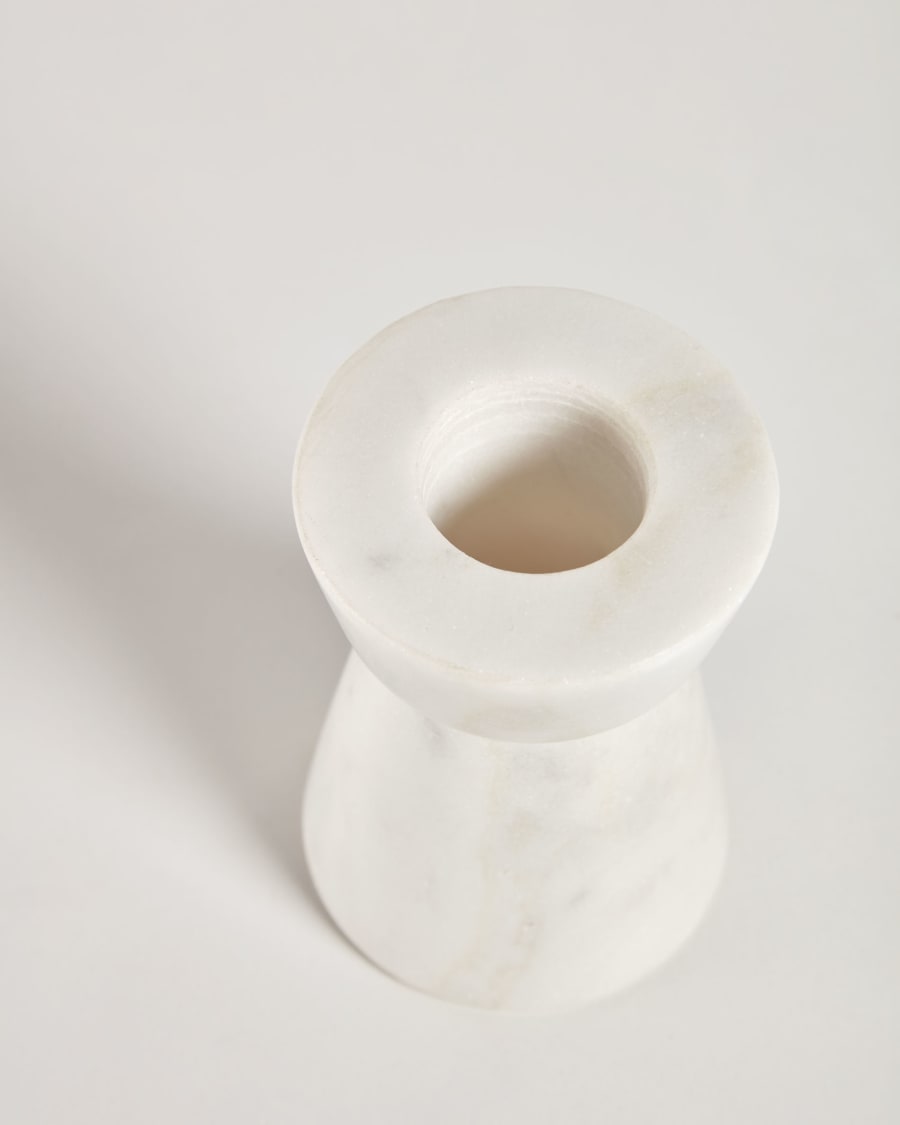 Varinia small white marble candle holder