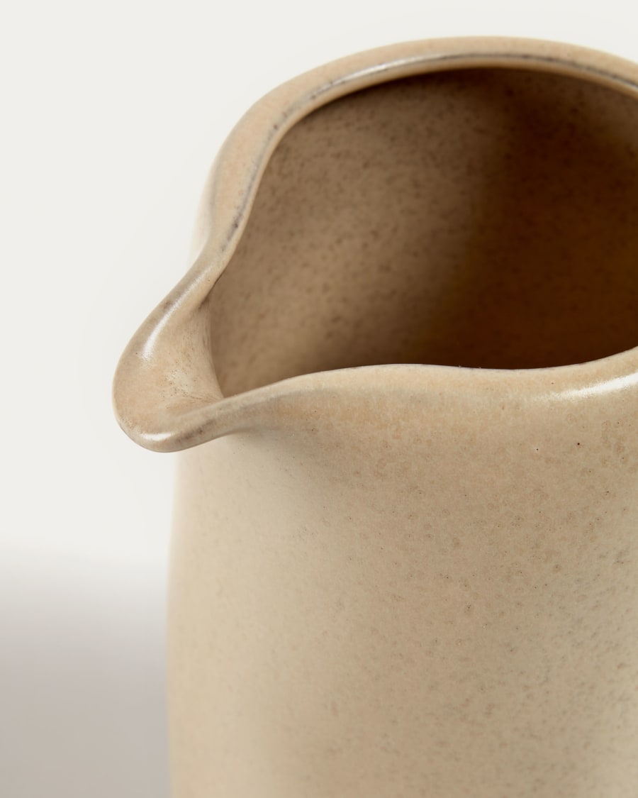 Tersilia jug in brown ceramic