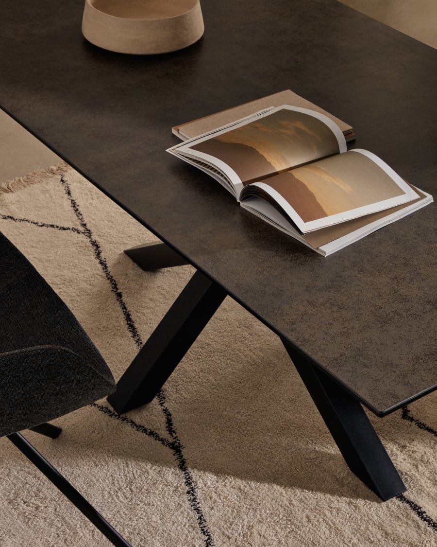 Argo table in Iron Moss porcelain and steel legs with black finish, 160 x 90 cm