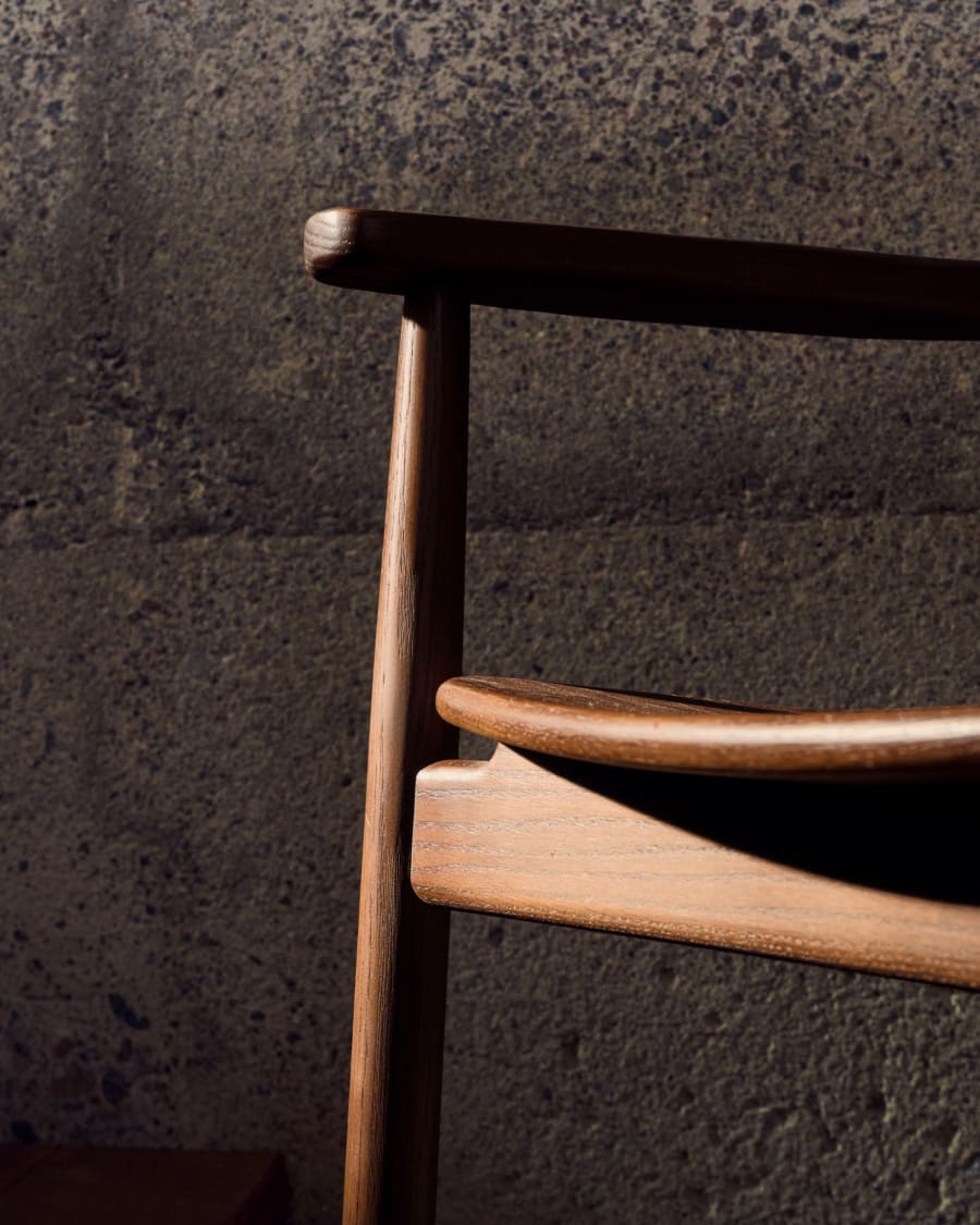 Fondes chair in solid oak wood with walnut finish FSC Mix Credit