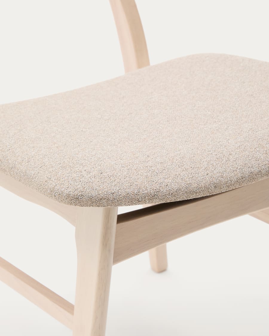 Selia chair in oak veneer, solid rubber wood, and light grey upholstery