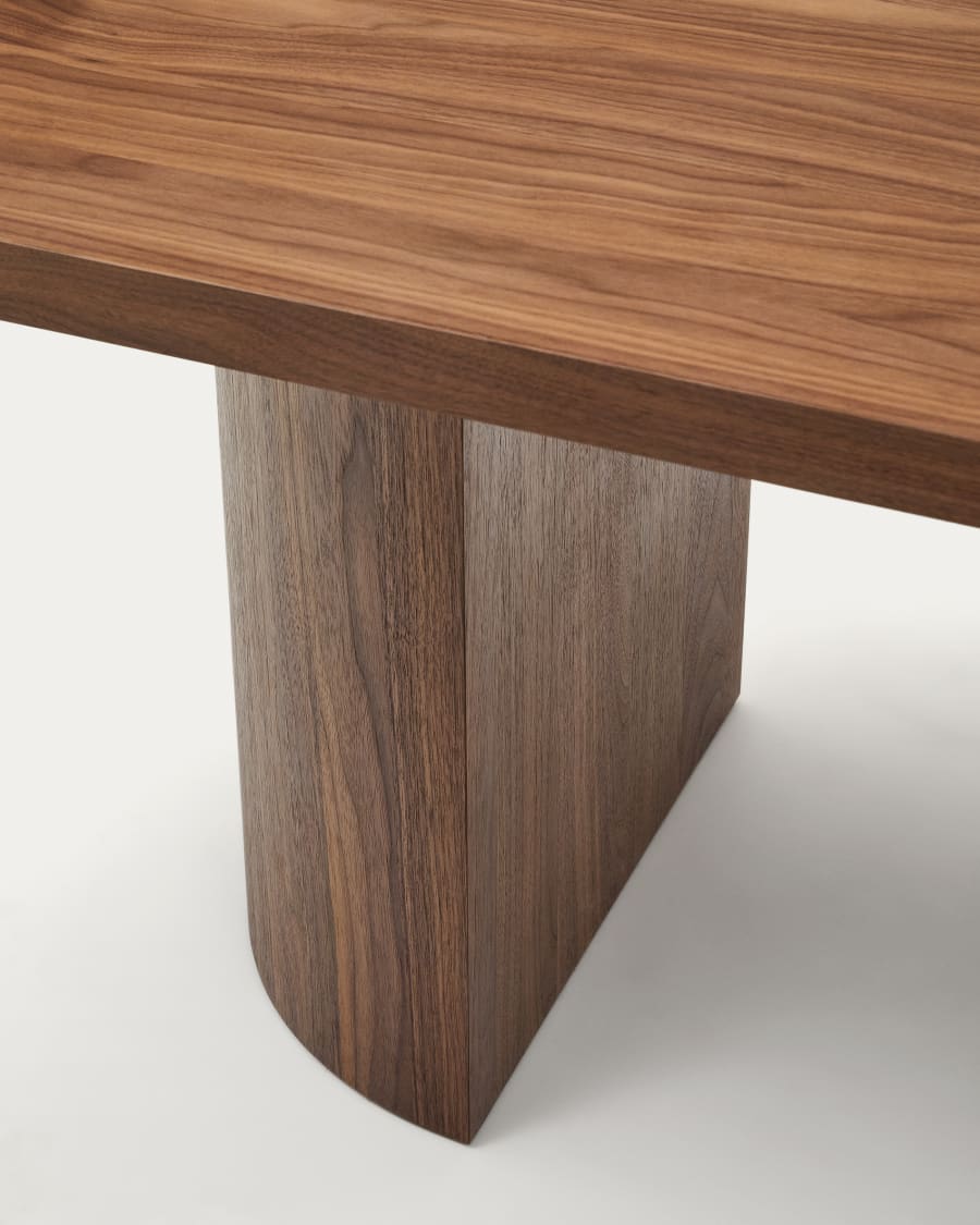 Nealy table with a walnut veneer in a natural finish, 200 x 100 cm